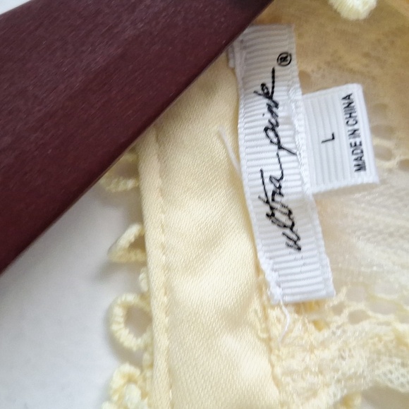 Ultra Pink Yellow Lace Blouse Size Large - Picture 6 of 7
